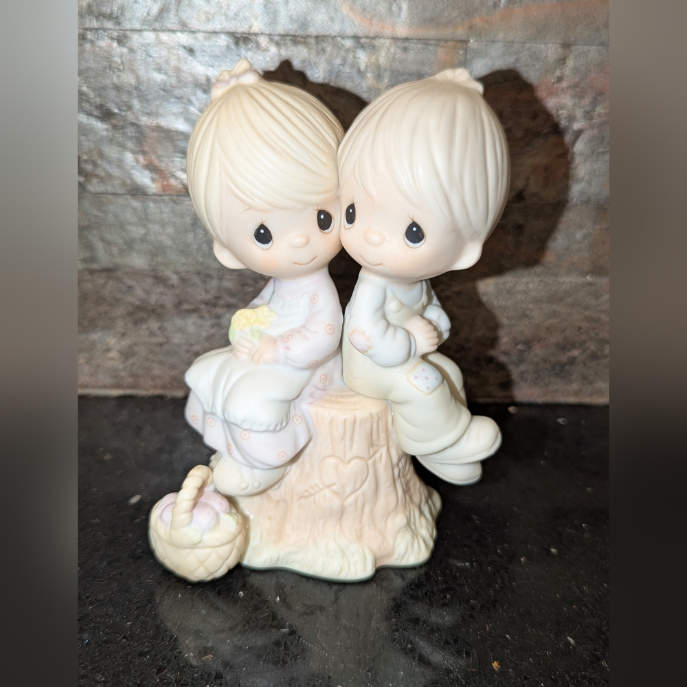 Precious Moments "Love‎ One Another" Figurine